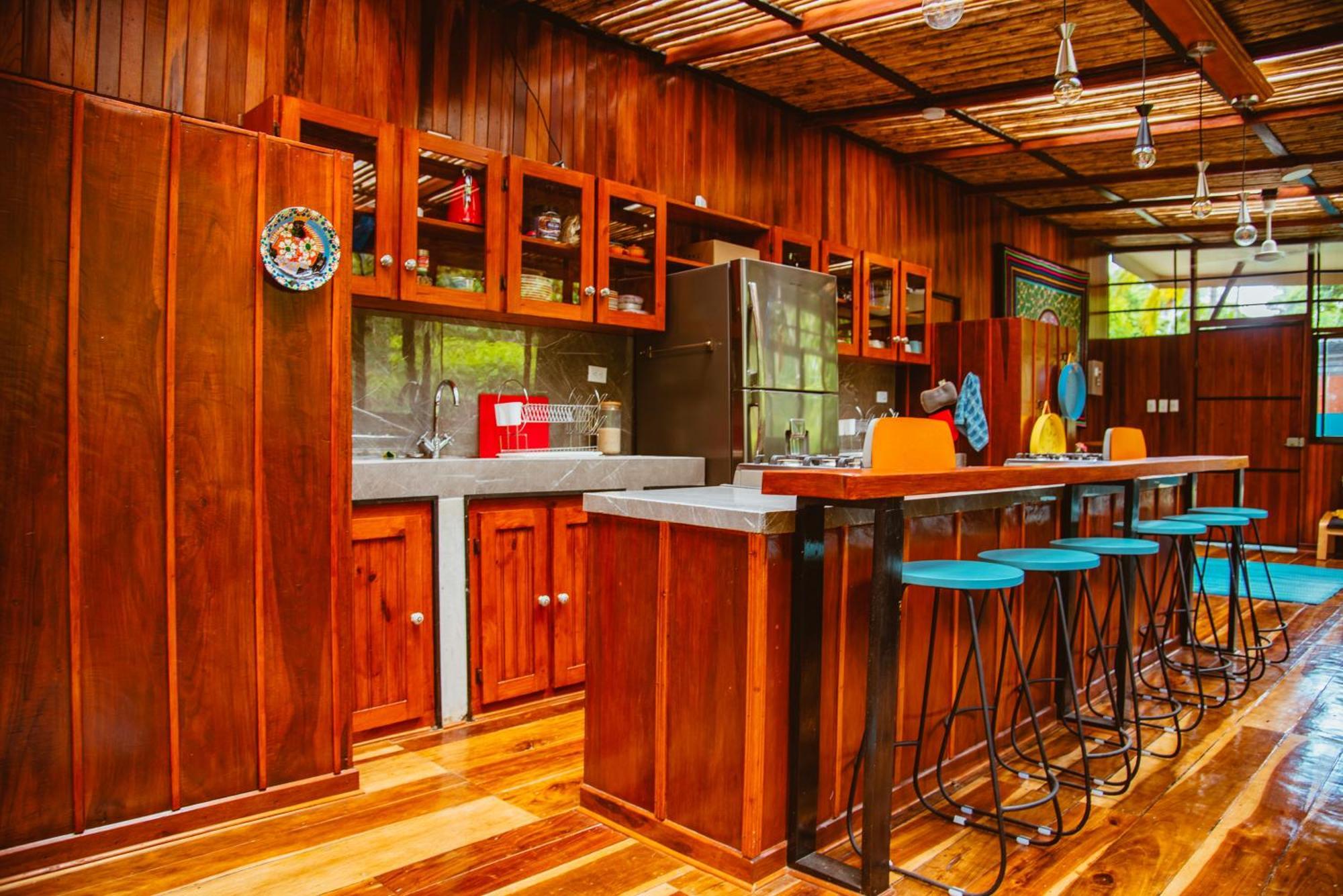 Selva Madre Eco-Sanctuary Aparthotel Cahuita Exterior photo